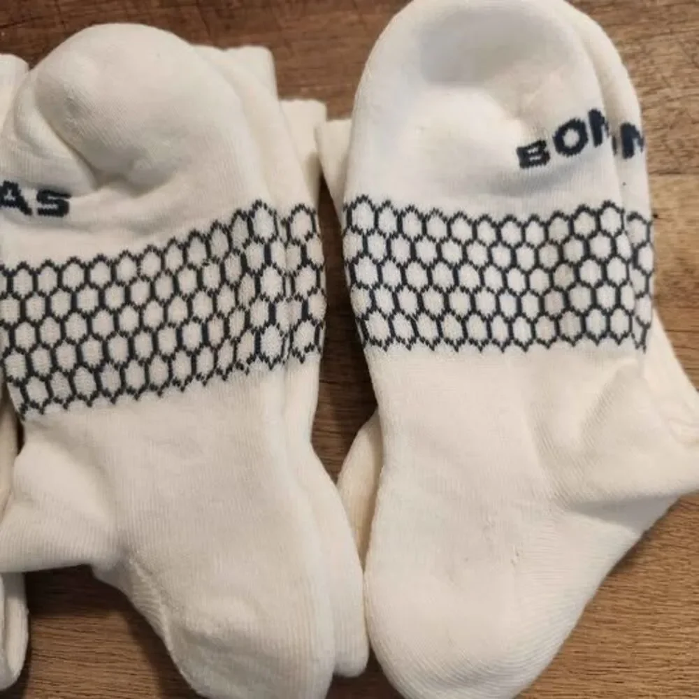 Bombas Youth Medium Socks NWOT